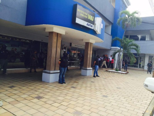 Llegan reservas de dinero a Banco Continental