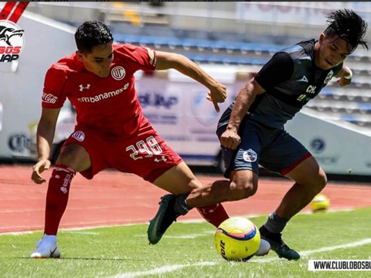 VÍDEO: Michael Chirinos ya suda la camiseta de Lobos Buap en México