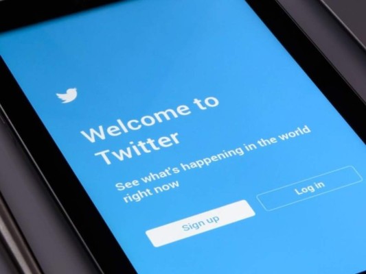 Twitter estrena nuevo look en la versión web y agrega modo oscuro