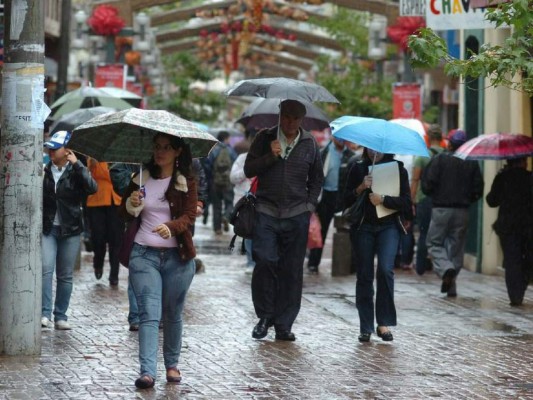 Alerta amarilla para la capital y verde en diez departamentos de Honduras por lluvias