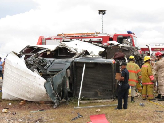 Once muertos deja accidente vial en carretera del norte de Honduras