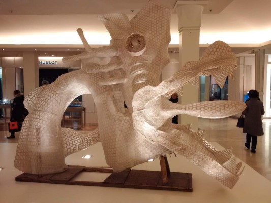 Ai Weiwei lleva su arte a un lujoso almacén de París, Francia