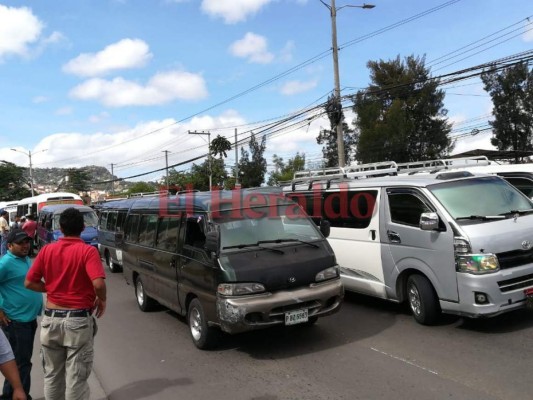 Así fue la caravana de buses 'brujitos' en la capital