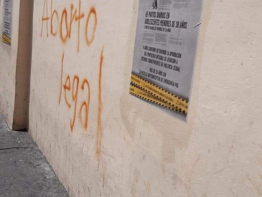 FOTOS: Manchan Catedral de Tegucigalpa en marcha por Día de la Mujer