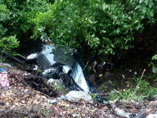 Extranjero muere en aparatoso accidente en carretera al sur de Honduras