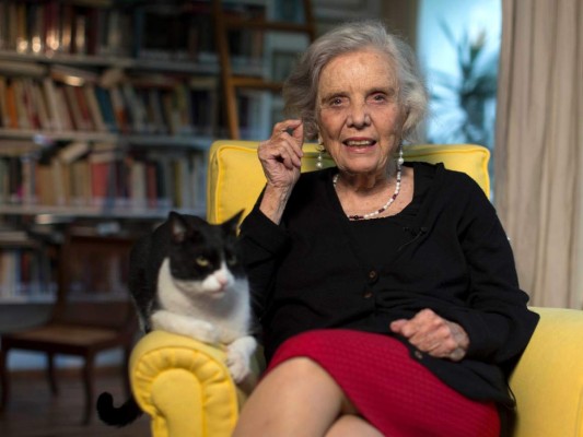 La escritora mexicana Elena Poniatowska se suma al #Metoo