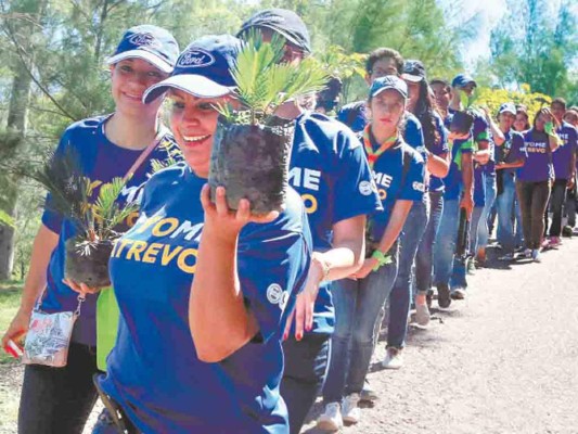 Voluntarios le regalan oxígeno al Juana Laínez