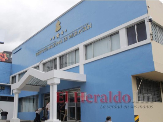 Hondureños no necesitan salvoconductos para abordar vuelos humanitarios