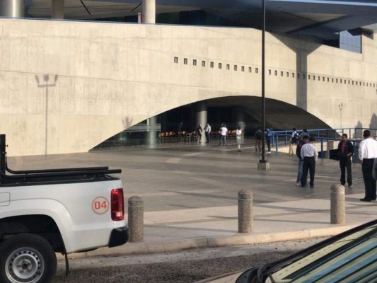 Estudiantes se toman el edificio administrativo de la UNAH