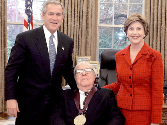 Murió el legendario escritor de ciencia ficción Ray Bradbury