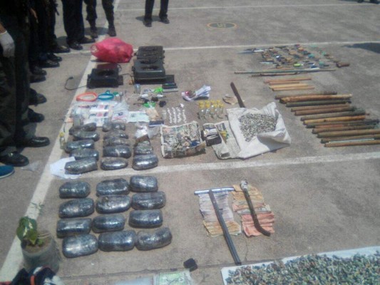 Decomisan fuerte suma de dinero, cigarros y aguardiente en centro penal de Santa Rosa de Copán