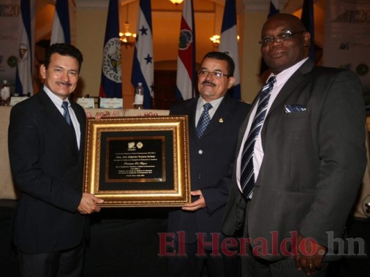 La vida de Alejandro Ventura, exministro de Educación, en 13 imágenes