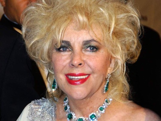 ¿Los recuerdas? Estos famosos siguen ganando millones de dólares después de muertos