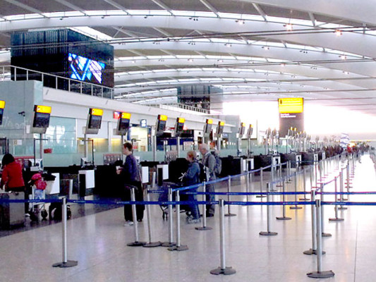 Sector público británico en huelga contra reformas