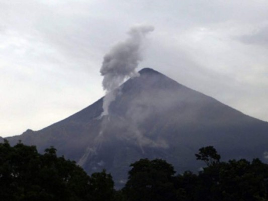 Volcán de Fuego entra en fase eruptiva y provoca evacuaciones en Guatemala&nbsp;&nbsp;