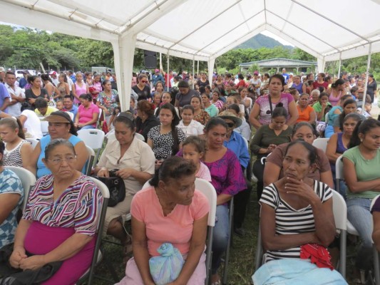 Colocan la primera piedra de millonario sistema de agua potable
