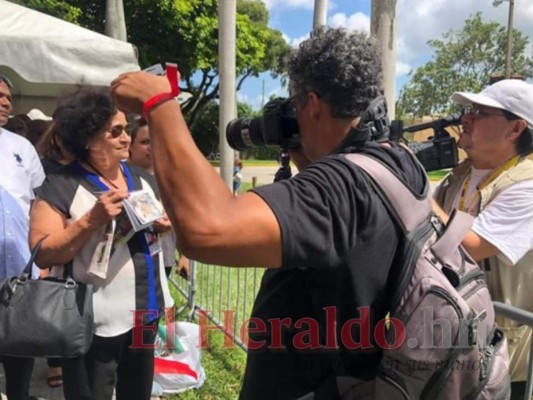 Hondureña que cuidó a José José en Estados Unidos fue a su funeral &nbsp;&nbsp;