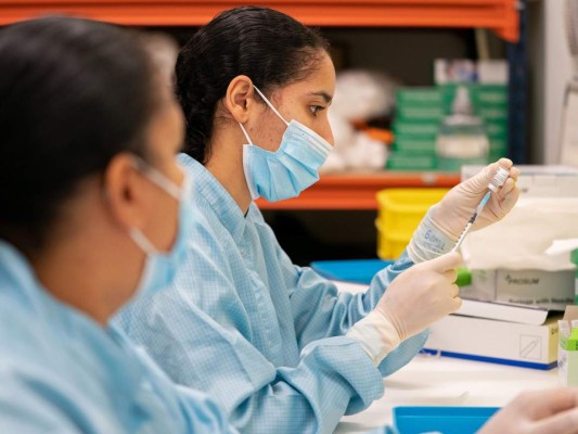 Cómo es el proceso de vacunación contra el covid-19 y qué esperar  