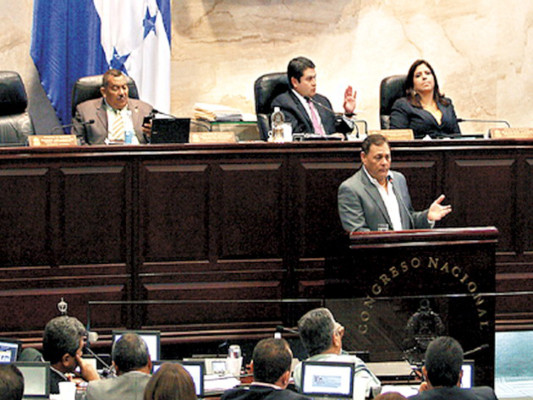 Diputados piden a 'Pepe' Lobo que se anule polémico contrato de energía sucia