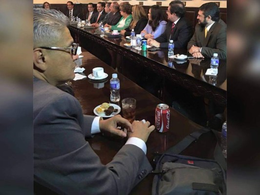 Esdras Amado denuncia agresión verbal de Mel Zelaya