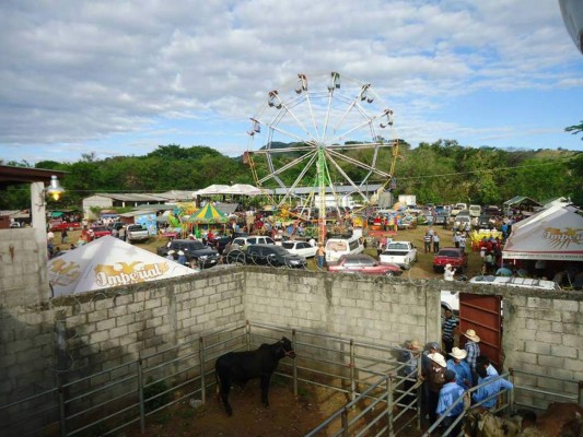 La aldea de Tapatoca celebra su feria tradicional