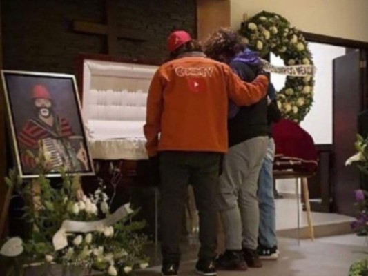 Así fue el emotivo último adiós al payaso 'Cepillín'