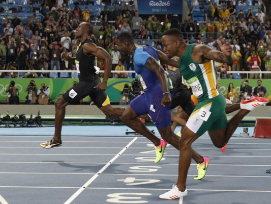 Bolt se hace leyenda y gana por tercera vez la medalla de oro de los 100m planos de los Juegos Olímpicos en Rio-2016