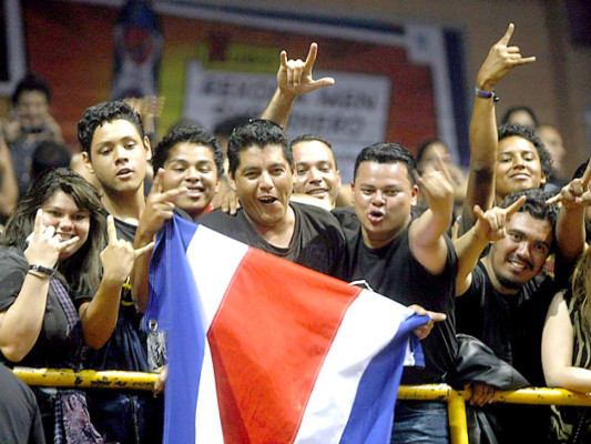 Rock cantinero al estilo Bunbury se vivió en Honduras