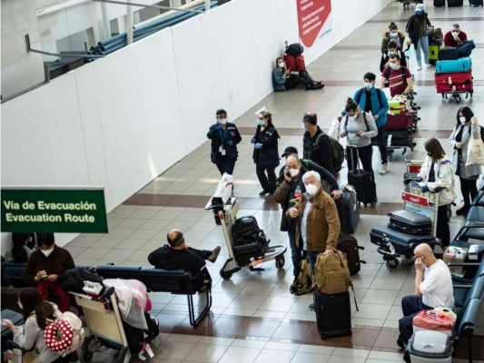 Chile cierra fronteras durante abril por aumento de casos de coronavirus