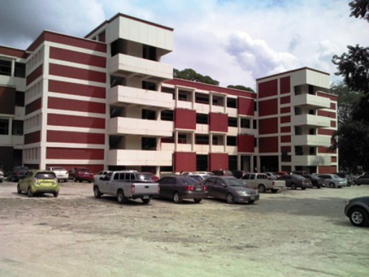 Conoce UNAH-TEC DANLÍ y UNAH-VS