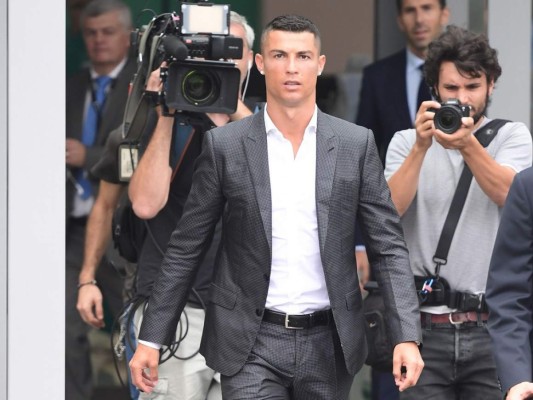Así fue el recibimiento a Cristiano Ronaldo de los hinchas del Juventus