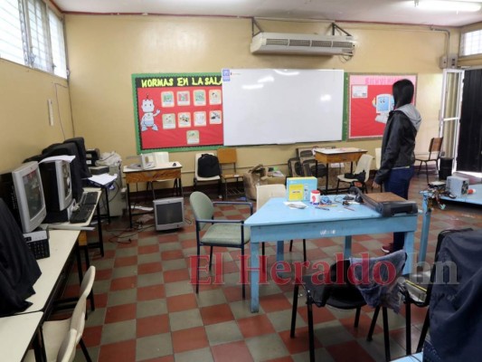 Roban varias computadoras de la Escuela Óscar A. Flores en la capital