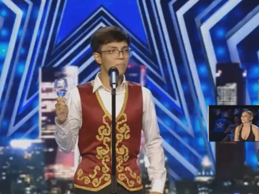 Dennis Manzanares, el hondureño que consiguió un pase de oro en 'Got Talent España'