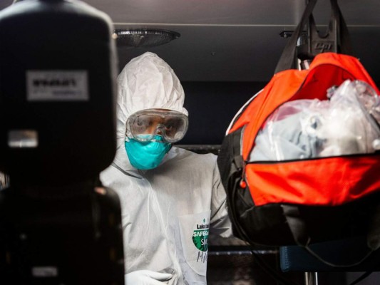 FOTOS: Personal sanitario encarna el heroísmo contra el coronavirus