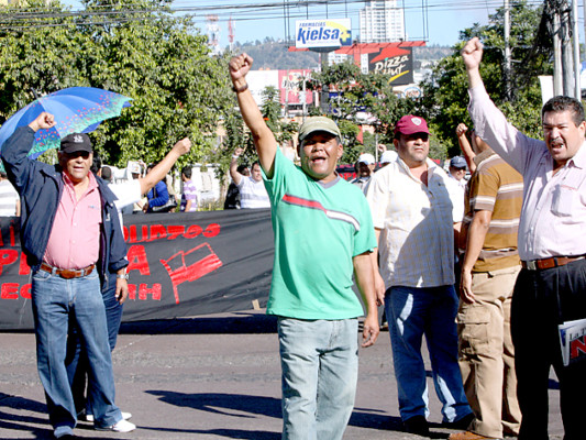 Denuncian mezcla de política y gremialismo en sistema educativo
