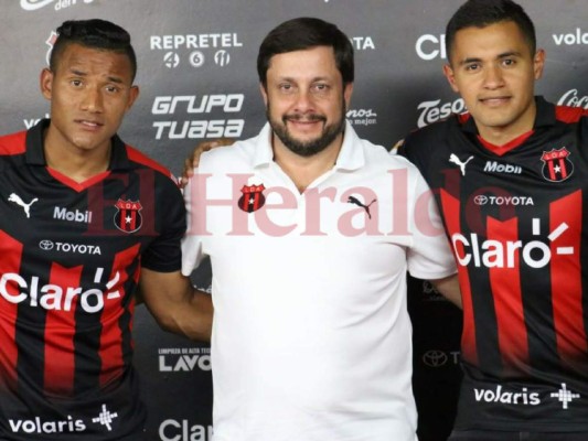 Roger Rojas y Luis Garrido fueron presentados en Alajuelense