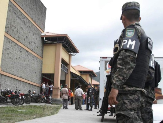 En extrañas condiciones hallan a pareja muerta dentro de vehículo en la Terminal Metropolitana de San Pedro Sula