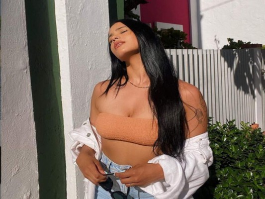 AloSofia, la cantante con la que Anuel AA supuestamente engañó a Karol G (Fotos)