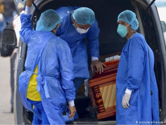 Médicos alertan sobre alza de contagios en Ecuador