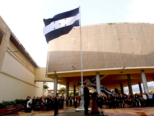 Honduras: Tibio fervor en Día de la Bandera