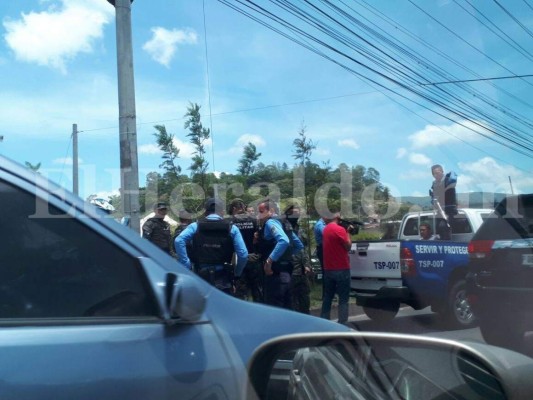 En persecución caen dos ladrones en el anillo periférico tras intentar robar un vehículo