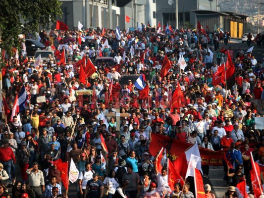 En imágenes, la marcha de la Alianza de Oposición este viernes en la capital de Honduras