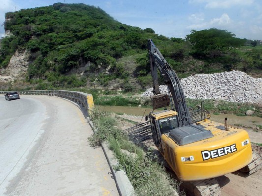 En un 10% avanzan las obras de la vía rápida sobre el río Choluteca