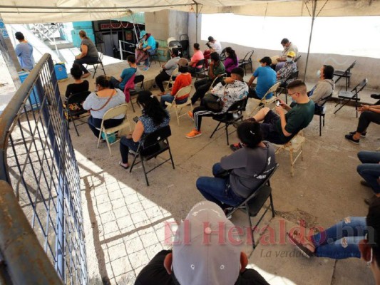 FOTOS: Calles abarrotadas en la capital, mientras casos de covid se disparan