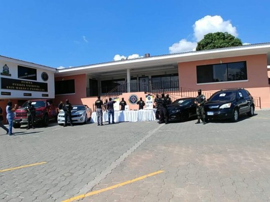 Armas, vehículos, relojes y mansiones: los lujos de cabecillas de maras y pandillas