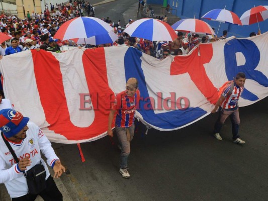 Las mejores fotos del ambiente afuera del estadio Nacional previo al clásico Olimpia vs Motagua
