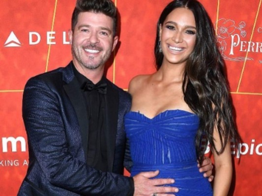 Robin Thicke, cantante de 'Blurred Lines', pide matrimonio a su novia April Love Geary