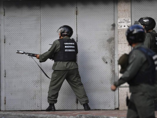 Detenidos militares rebeldes contra Maduro en Venezuela (Fuerza Armada)