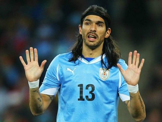 El Loco Abreu, a un paso de jugar en El Salvador