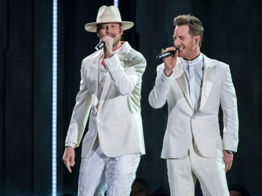 Tyler Hubbard no podrá actuar en Premios CMA por coronavirus